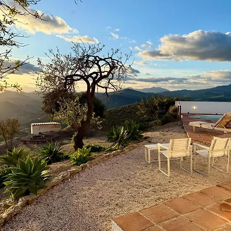 Villa El Cielo, Cortijo En El Corazon De Montanas Malaga